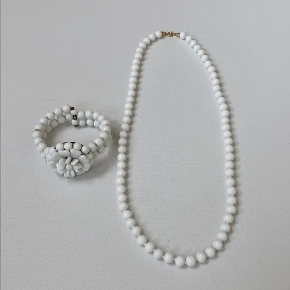 Pretty White Glass Necklace Bracelet Set